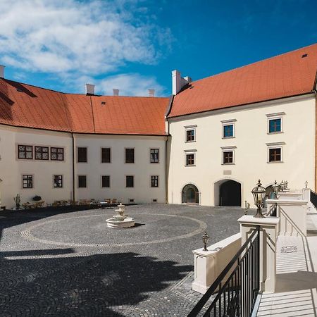 Palace Art Hotel Pezinok Extérieur photo