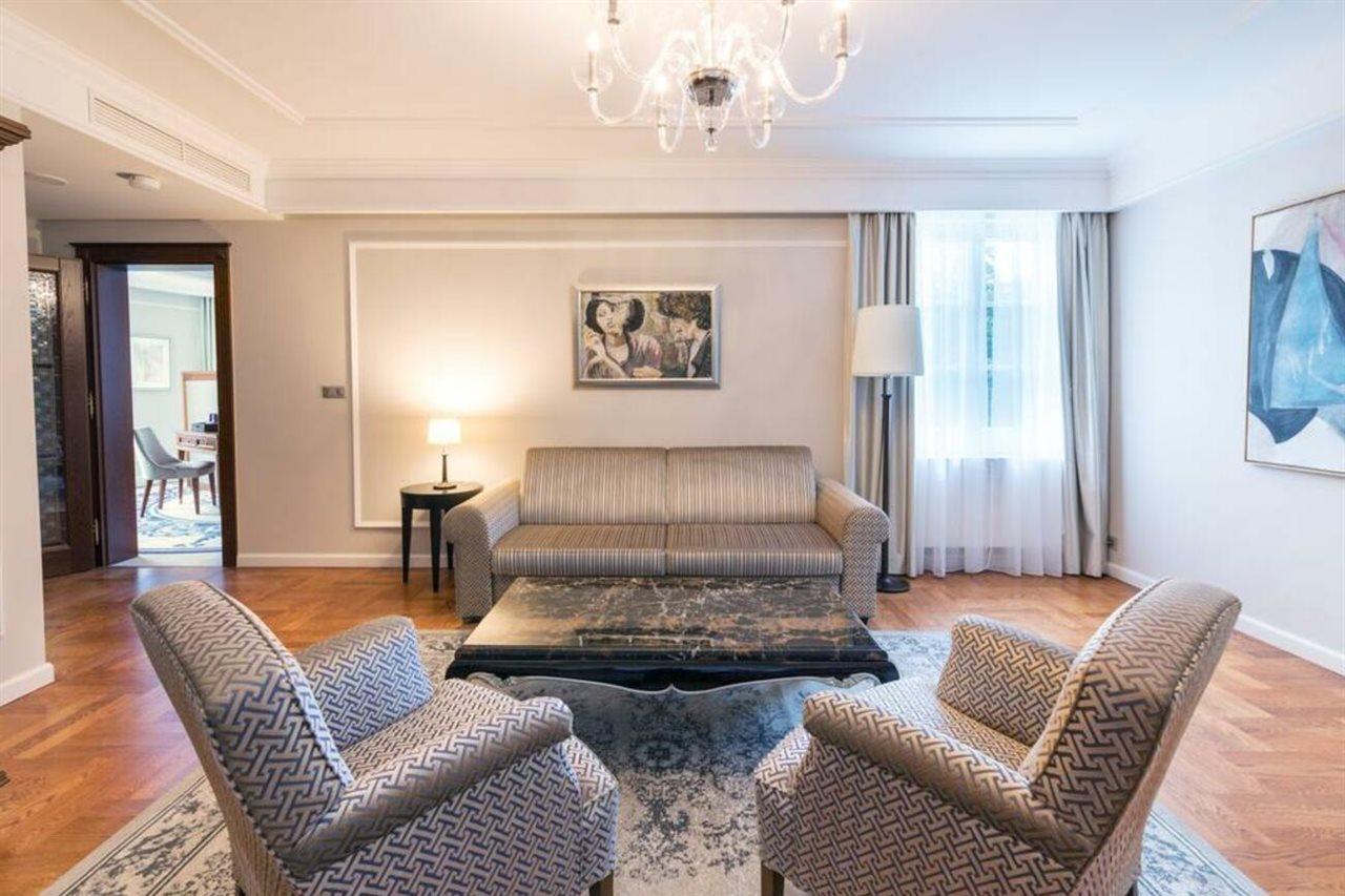 Palace Art Hotel Pezinok Extérieur photo