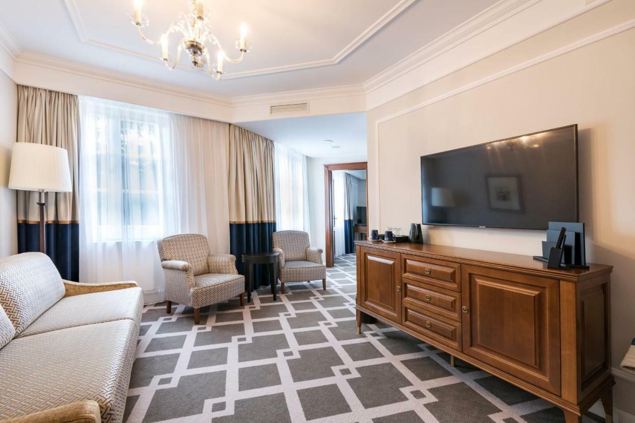 Palace Art Hotel Pezinok Extérieur photo