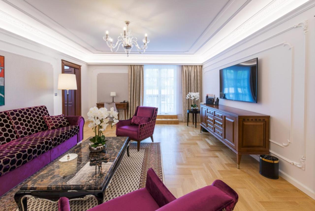 Palace Art Hotel Pezinok Extérieur photo